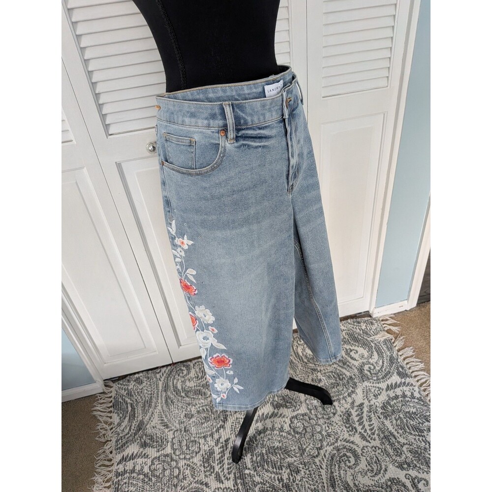 Lane Bryant Signature Fit Straight Leg Crop Jean 20P Lt Bl Embroidery Rhinestone - Picture 3 of 16